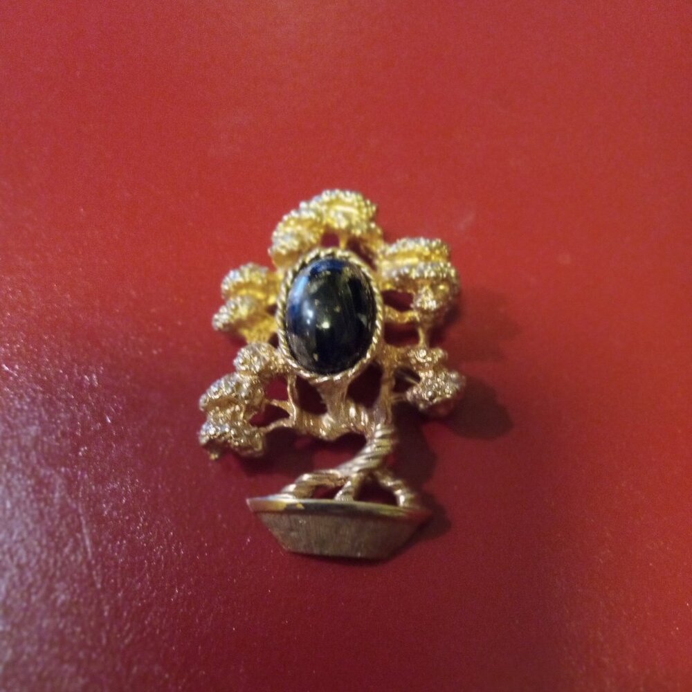 Vintage Amway Brooch
